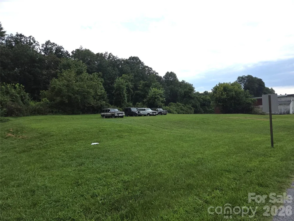 1109 Keith Street Hendersonville, NC 28792