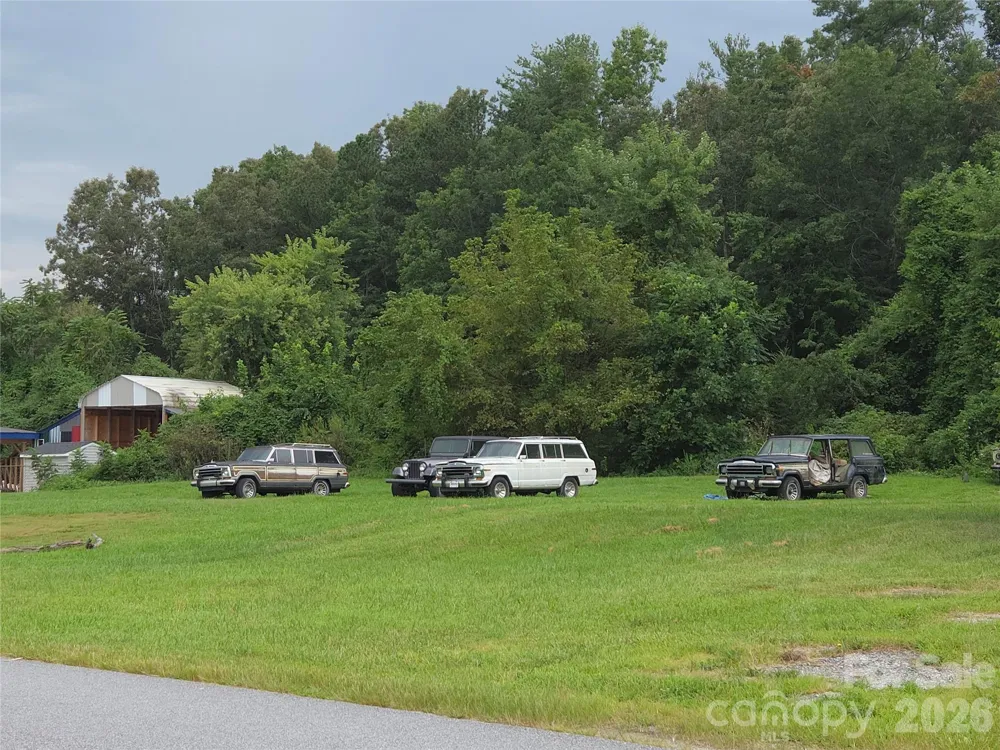 1109 Keith Street Hendersonville, NC 28792