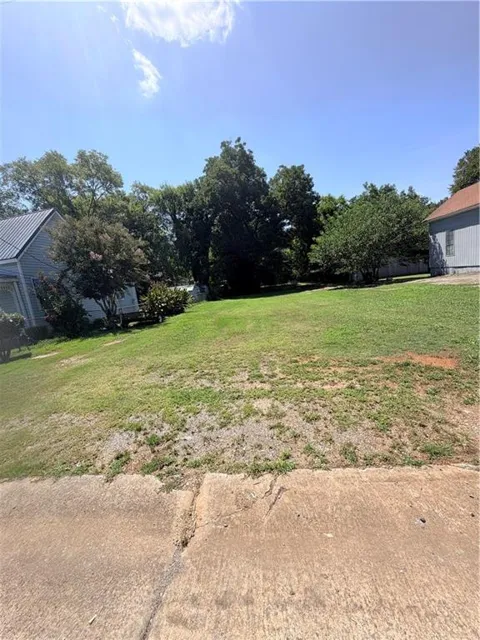 106 E 14th Street SW