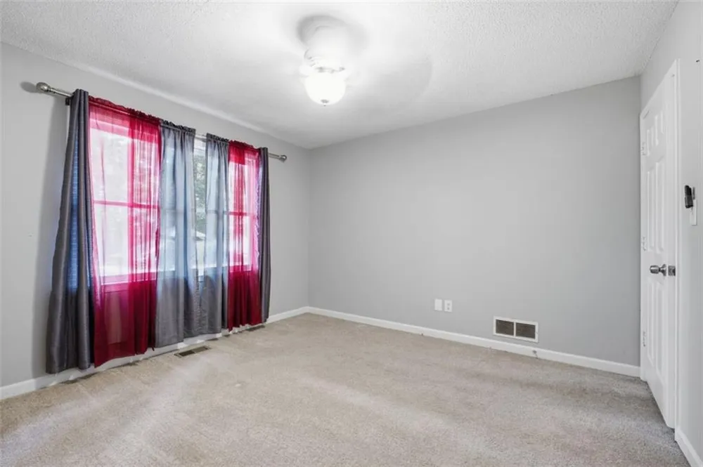 11212 Hemlock Road Hampton, GA 30228