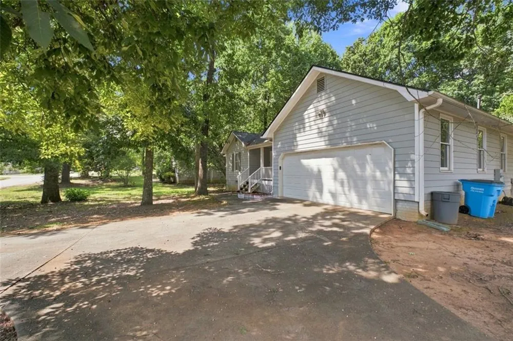 11212 Hemlock Road Hampton, GA 30228
