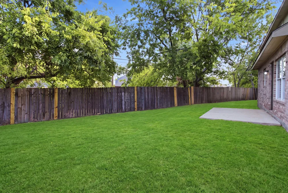 1512 Yellowbird Court DeSoto, TX 75115