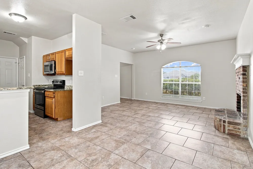 1512 Yellowbird Court DeSoto, TX 75115