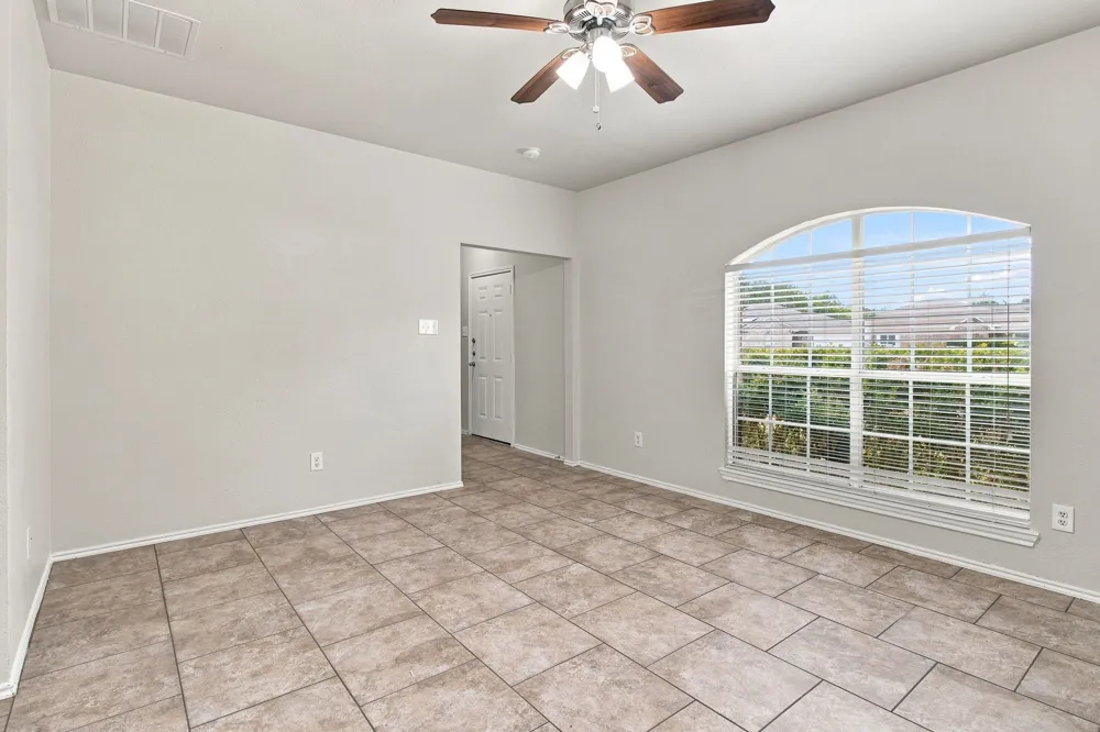 1512 Yellowbird Court DeSoto, TX 75115