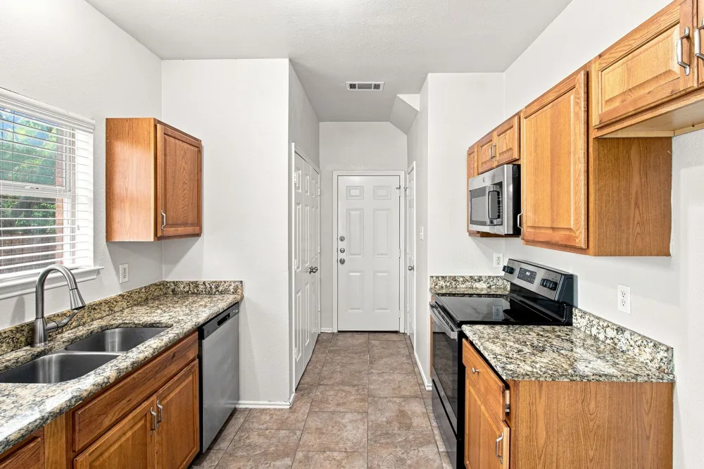 1512 Yellowbird Court DeSoto, TX 75115