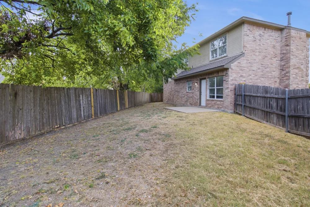1512 Yellowbird Court DeSoto, TX 75115