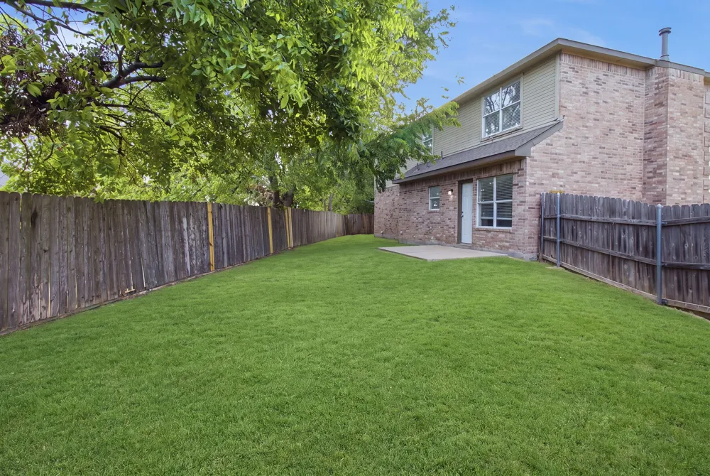 1512 Yellowbird Court DeSoto, TX 75115