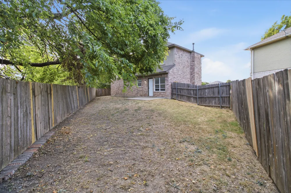 1512 Yellowbird Court DeSoto, TX 75115