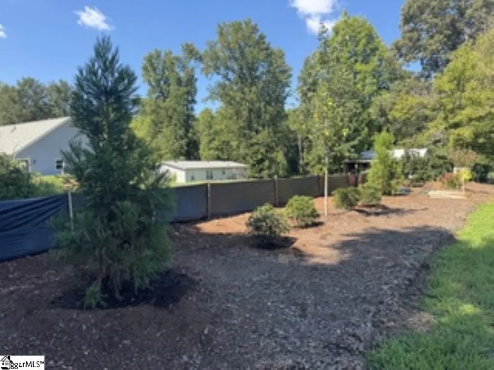 103 S Silver Lake Drive Taylors, SC 29687