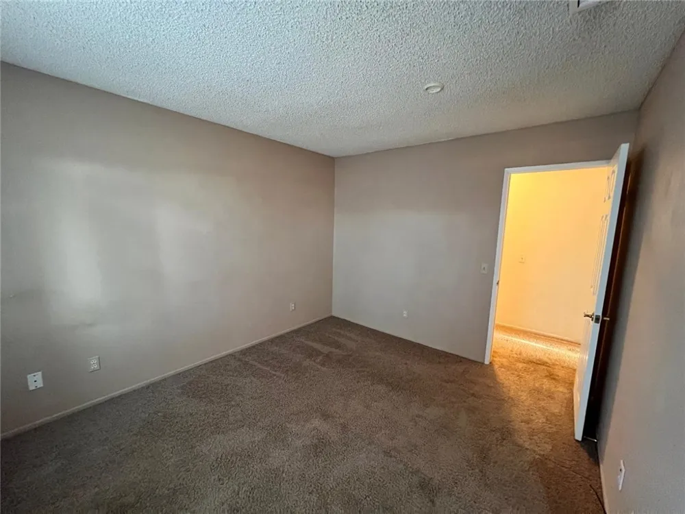 37045 96th E Littlerock, CA 93543