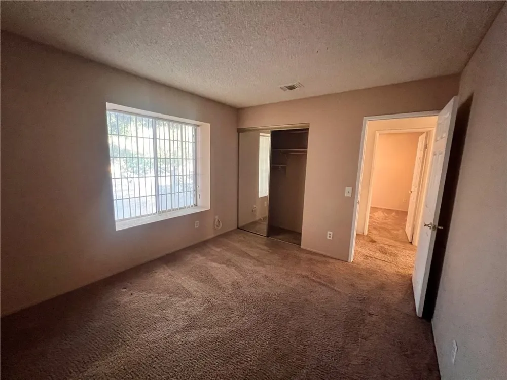 37045 96th E Littlerock, CA 93543