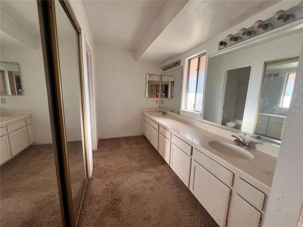 37045 96th E Littlerock, CA 93543