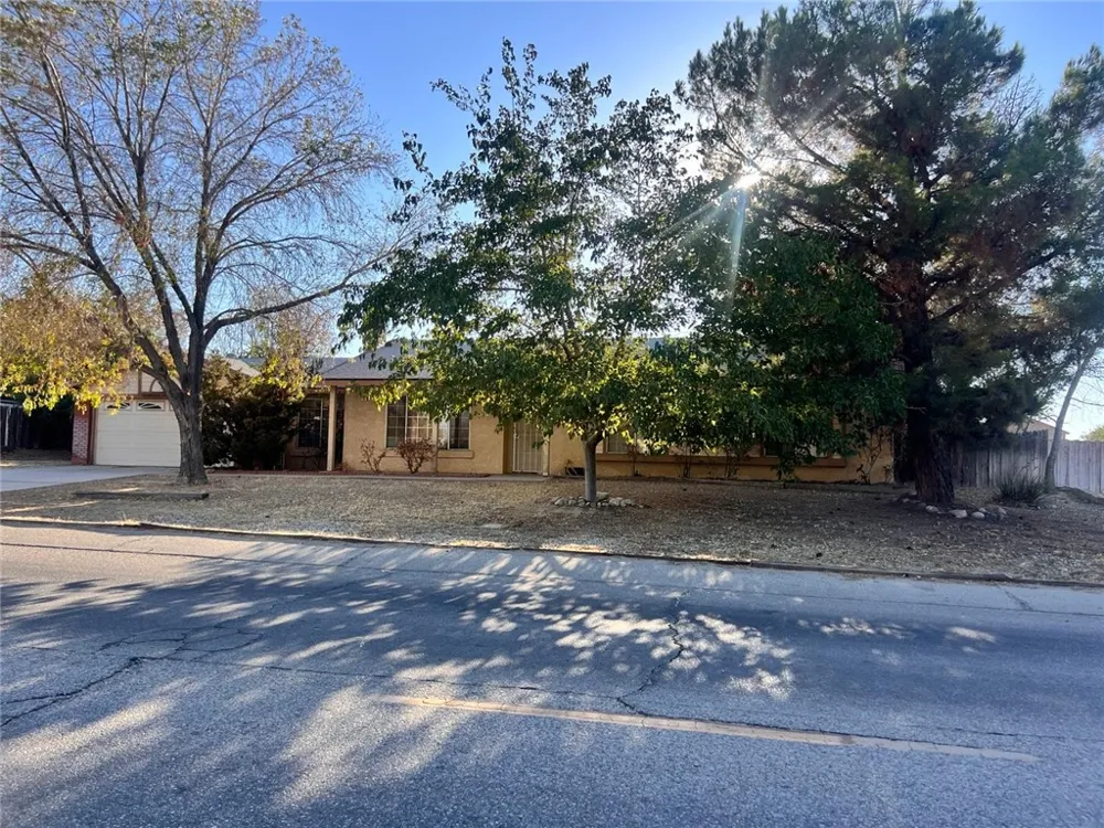 37045 96th E Littlerock, CA 93543