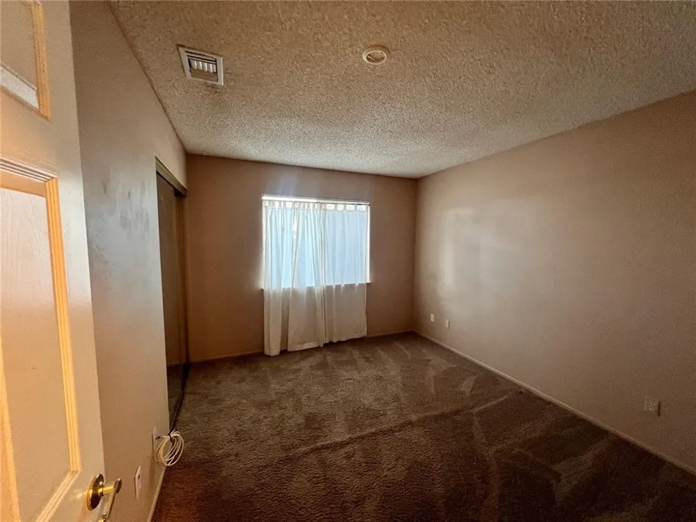37045 96th E Littlerock, CA 93543