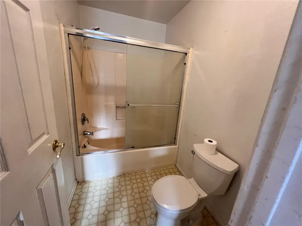 37045 96th E Littlerock, CA 93543