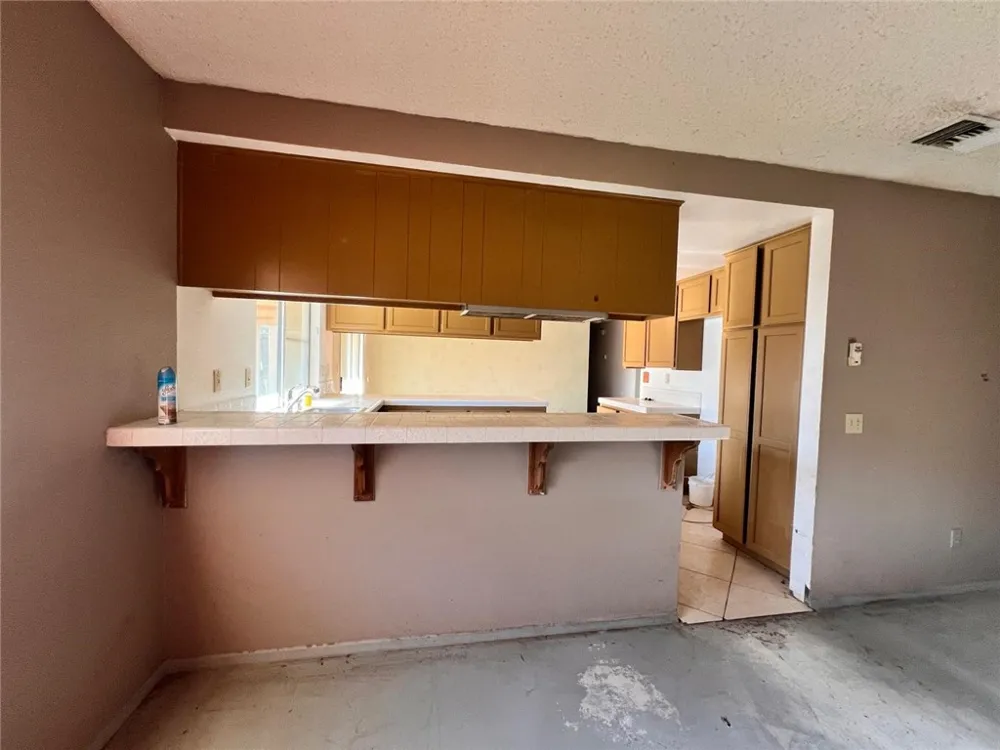 37045 96th E Littlerock, CA 93543