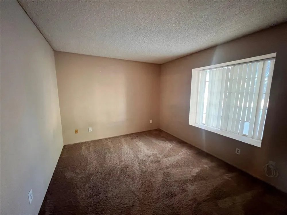 37045 96th E Littlerock, CA 93543