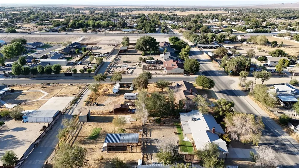 37045 96th E Littlerock, CA 93543