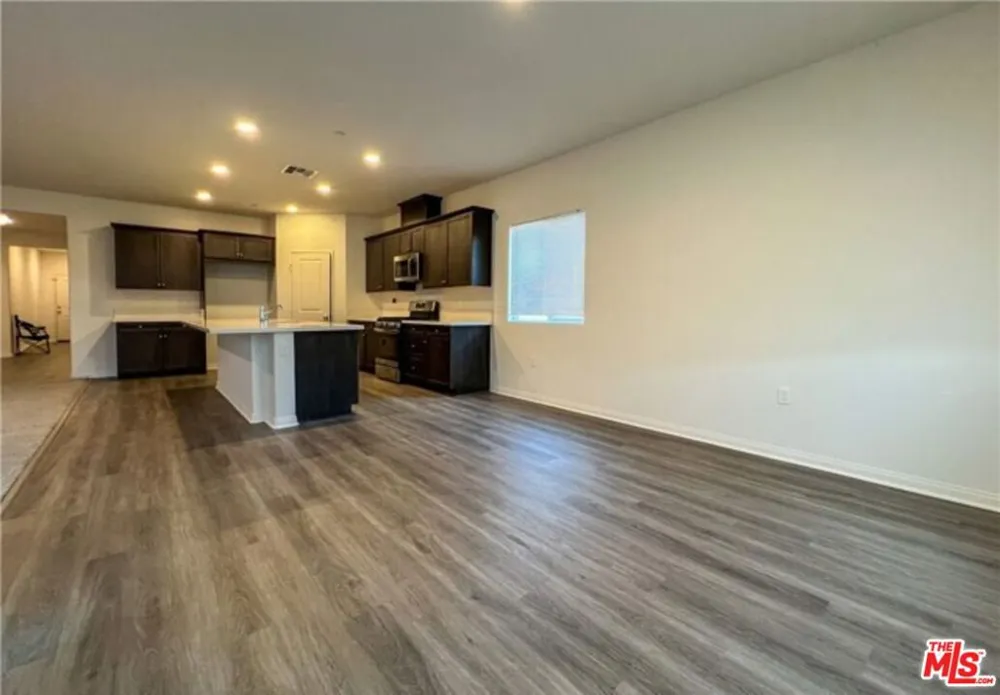 7318 Chetco River Street Bakersfield, CA 93311