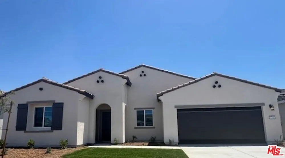 7318 Chetco River Street Bakersfield, CA 93311