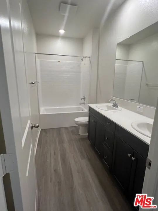 7318 Chetco River Street Bakersfield, CA 93311