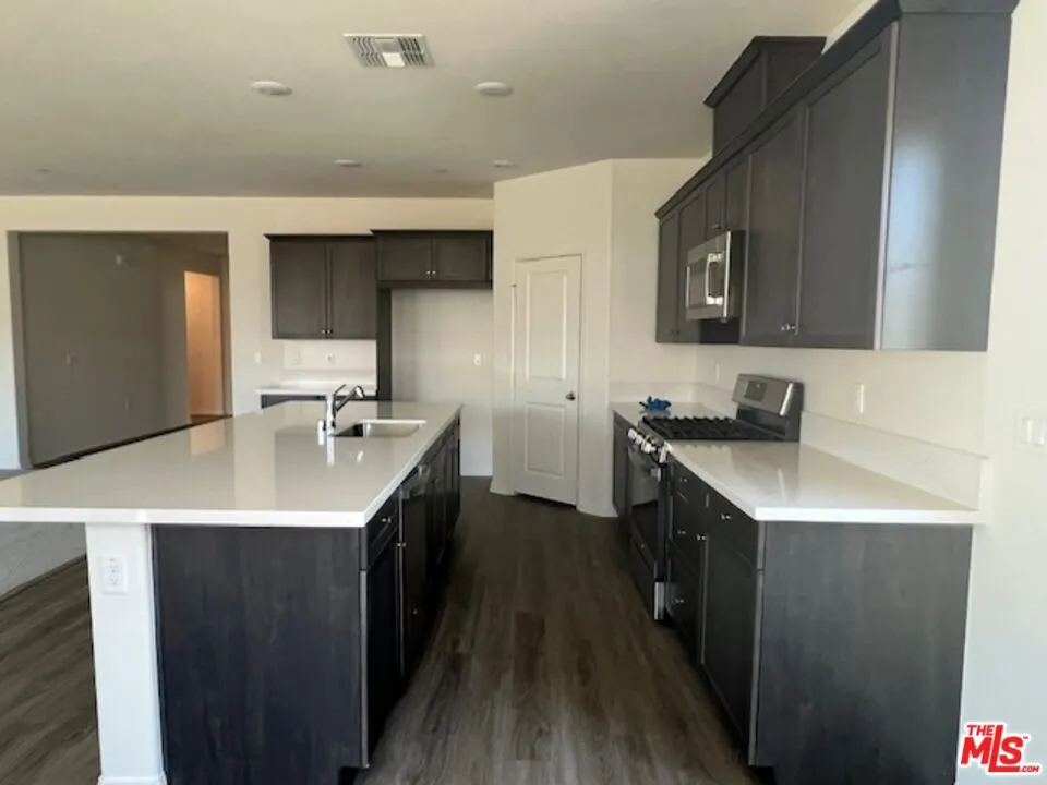 7318 Chetco River Street Bakersfield, CA 93311