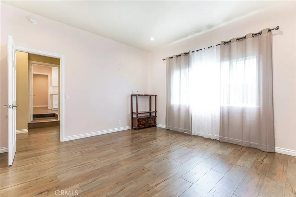 10455 Glory Avenue Tujunga, CA 91042