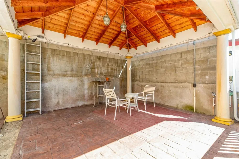 10455 Glory Avenue Tujunga, CA 91042