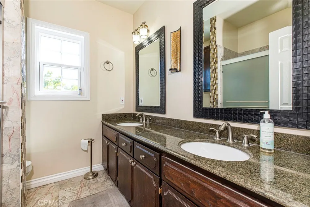 10455 Glory Avenue Tujunga, CA 91042