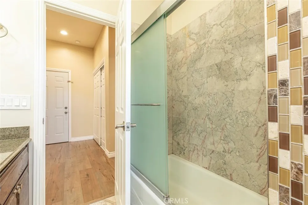 10455 Glory Avenue Tujunga, CA 91042