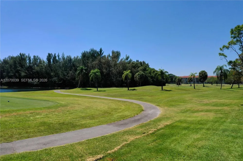12500 SW 6th St #311N Pembroke Pines, FL 33027