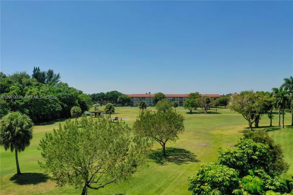 12500 SW 6th St #311N Pembroke Pines, FL 33027