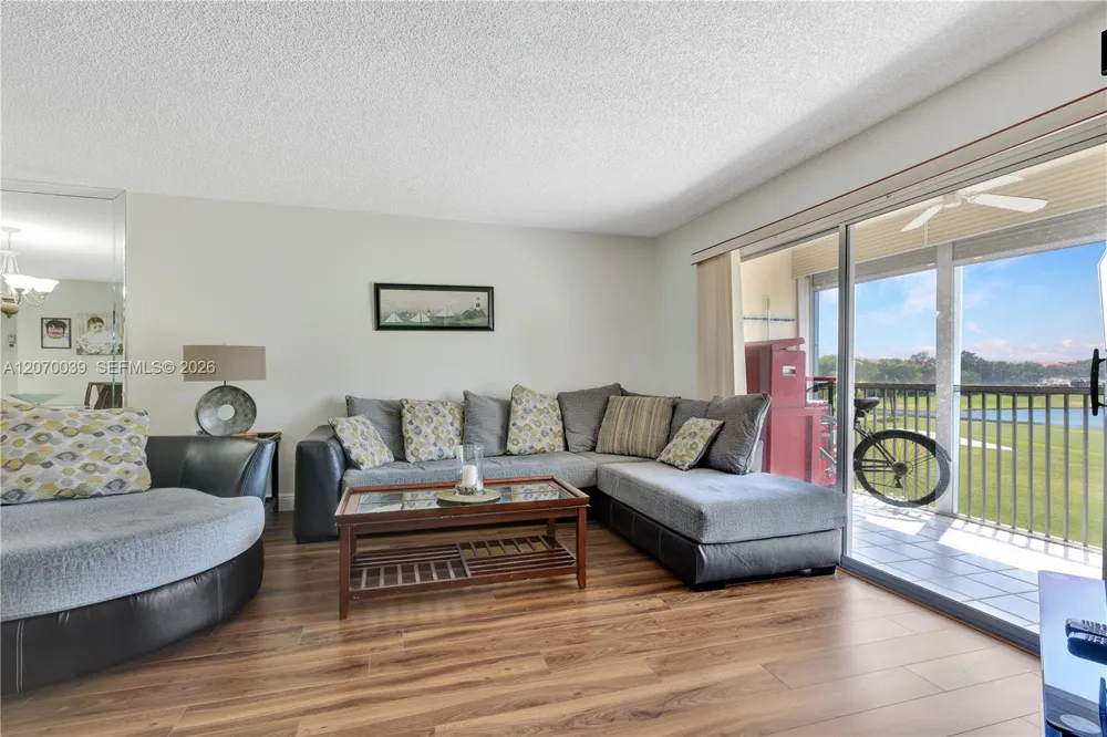12500 SW 6th St #311N Pembroke Pines, FL 33027