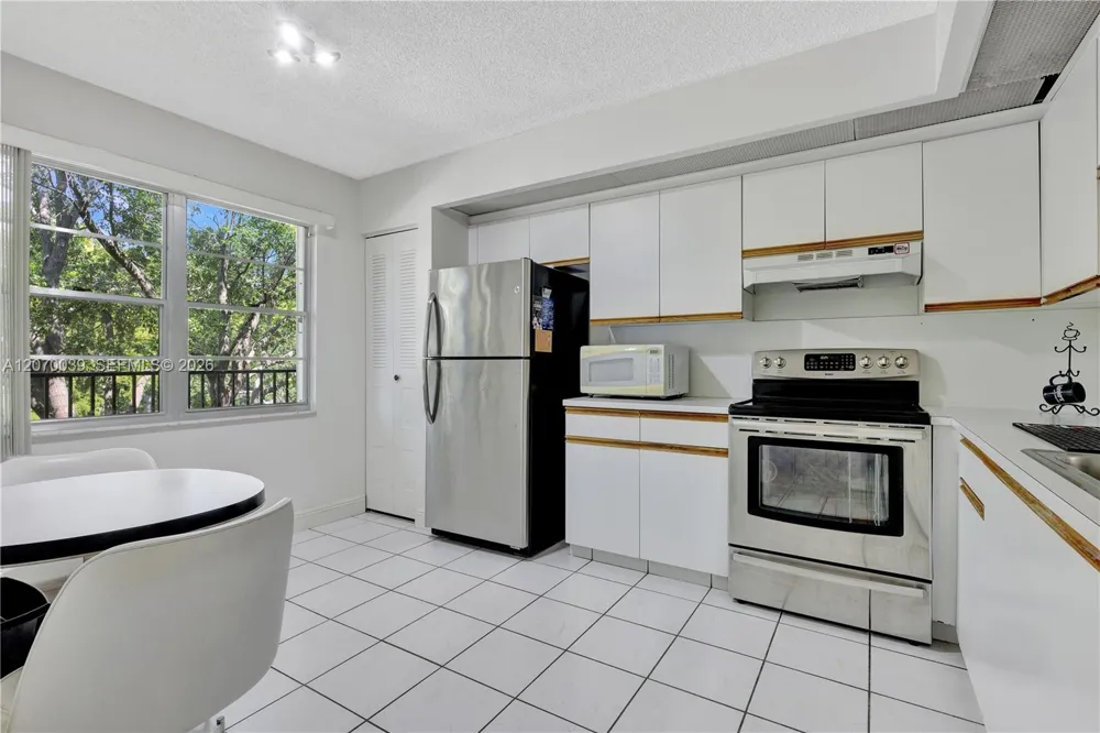 12500 SW 6th St #311N Pembroke Pines, FL 33027