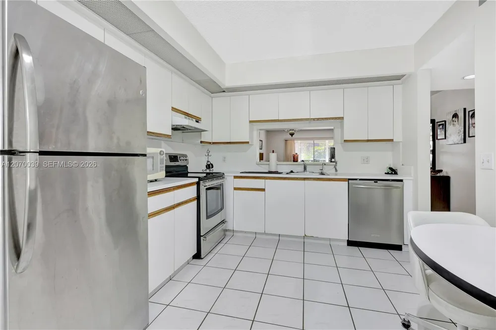 12500 SW 6th St #311N Pembroke Pines, FL 33027