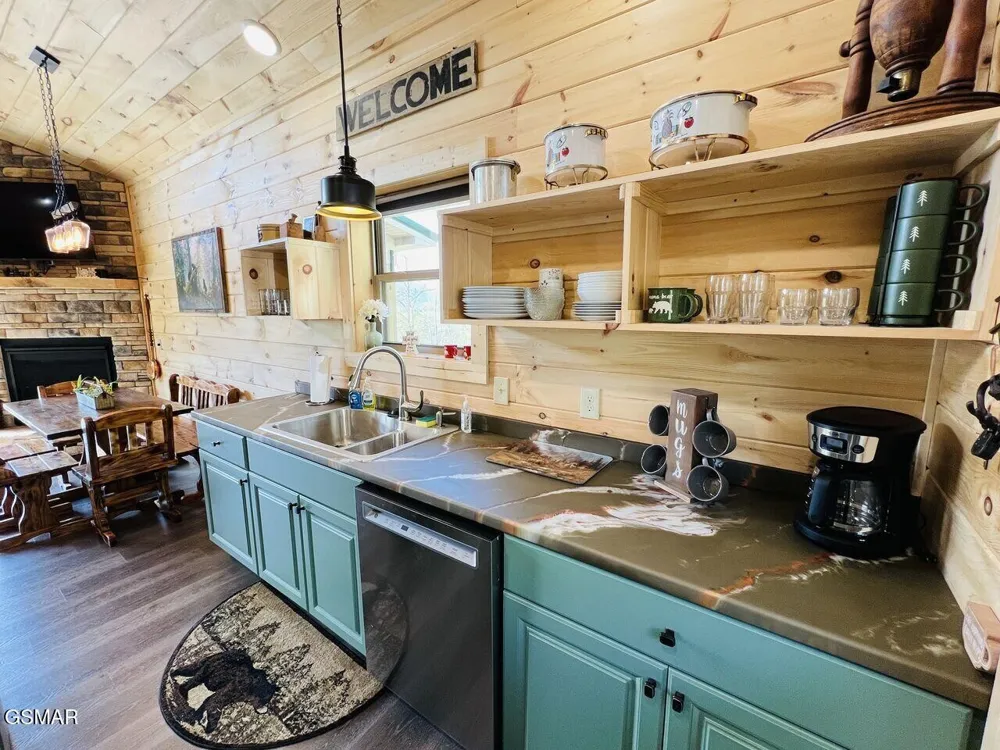 3550 Mountain Tyme Way Sevierville, TN 37862