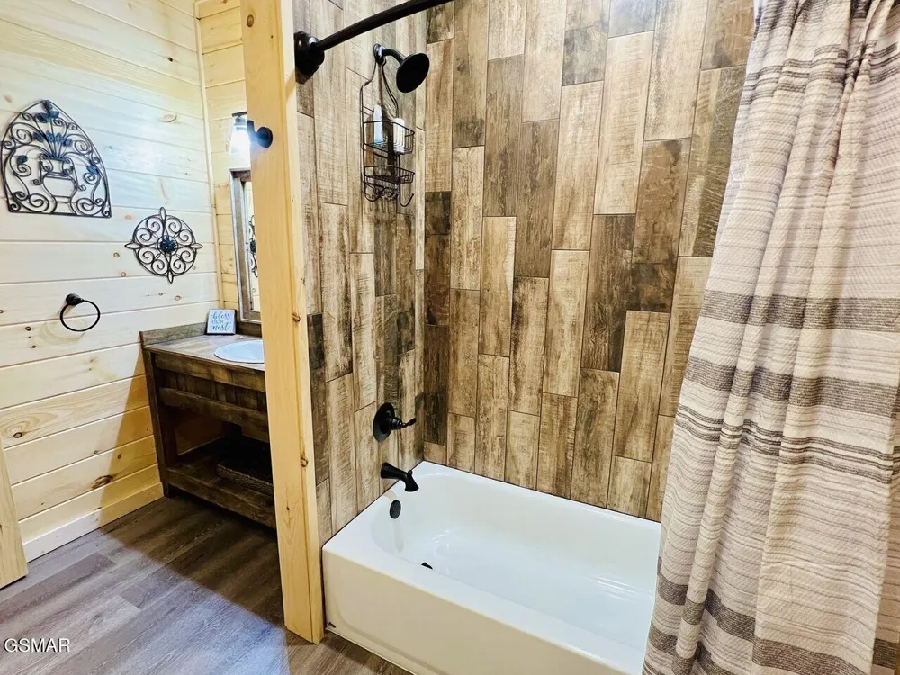 3550 Mountain Tyme Way Sevierville, TN 37862