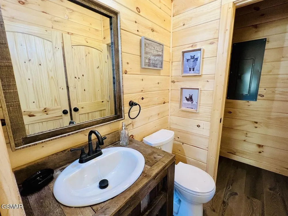 3550 Mountain Tyme Way Sevierville, TN 37862