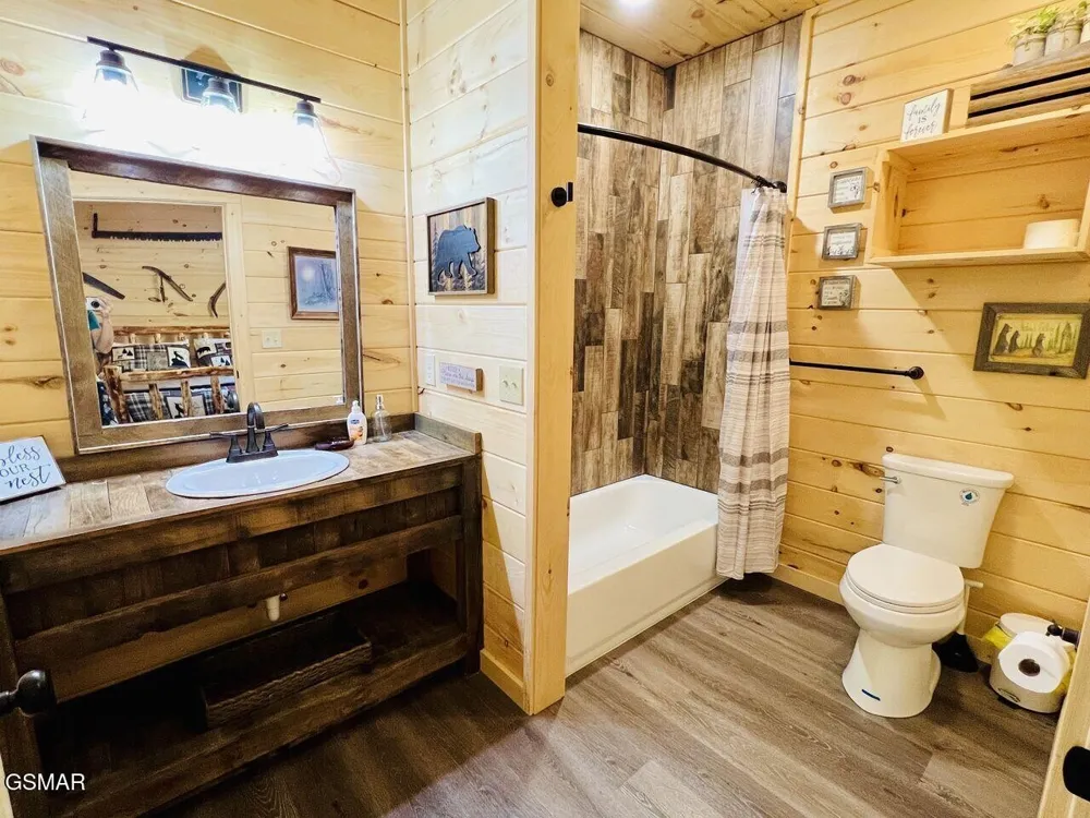 3550 Mountain Tyme Way Sevierville, TN 37862