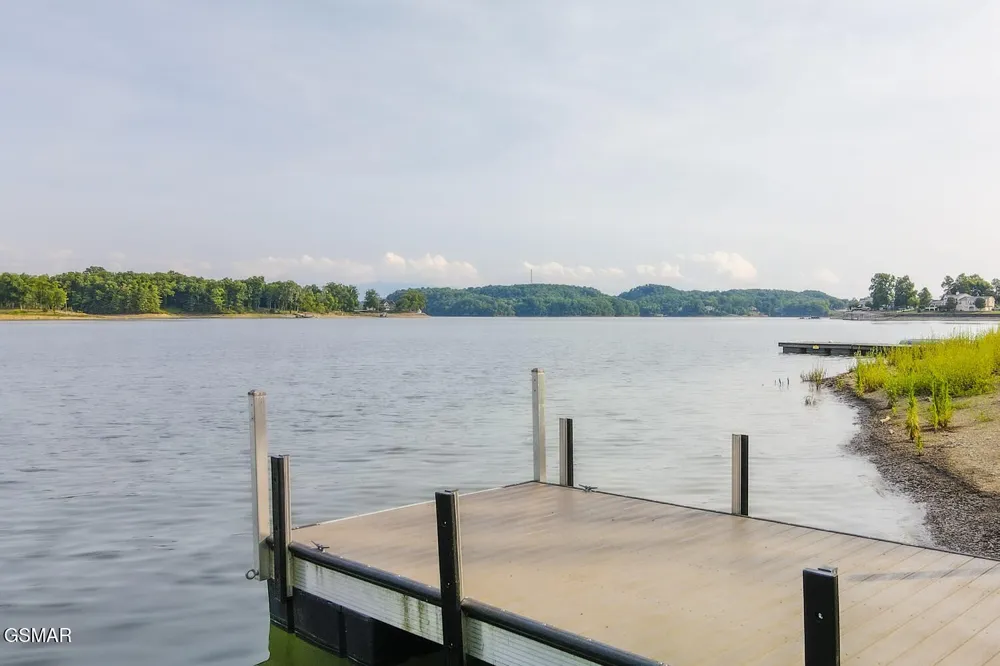 825 Plainview Drive Dandridge, TN 37725