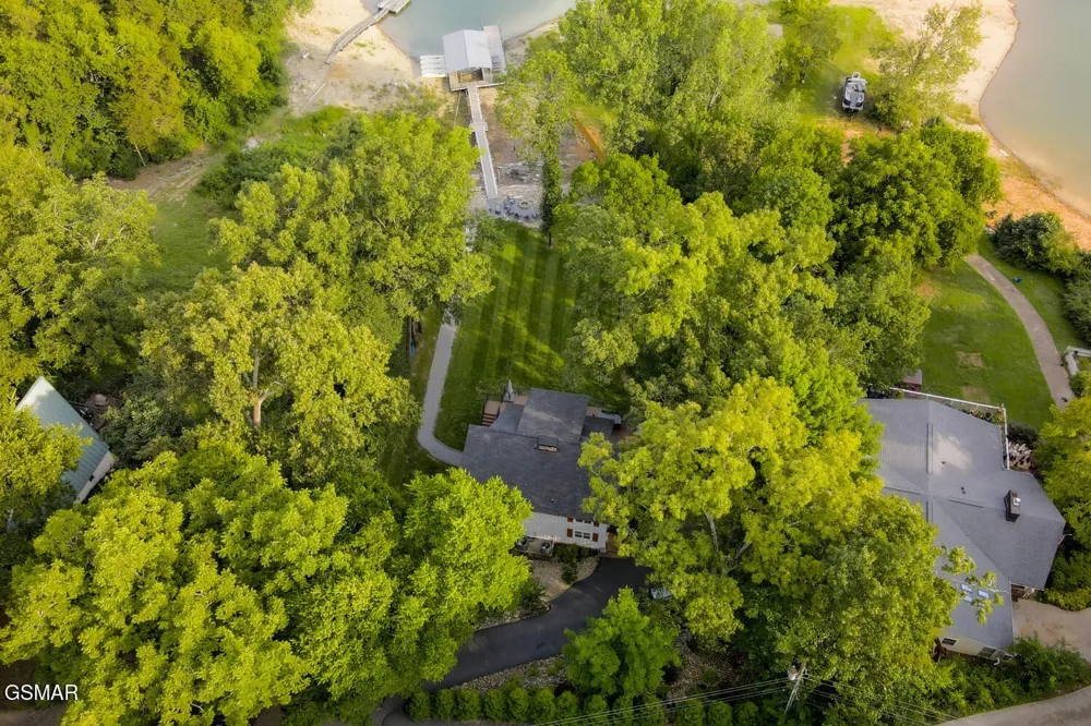 825 Plainview Drive Dandridge, TN 37725