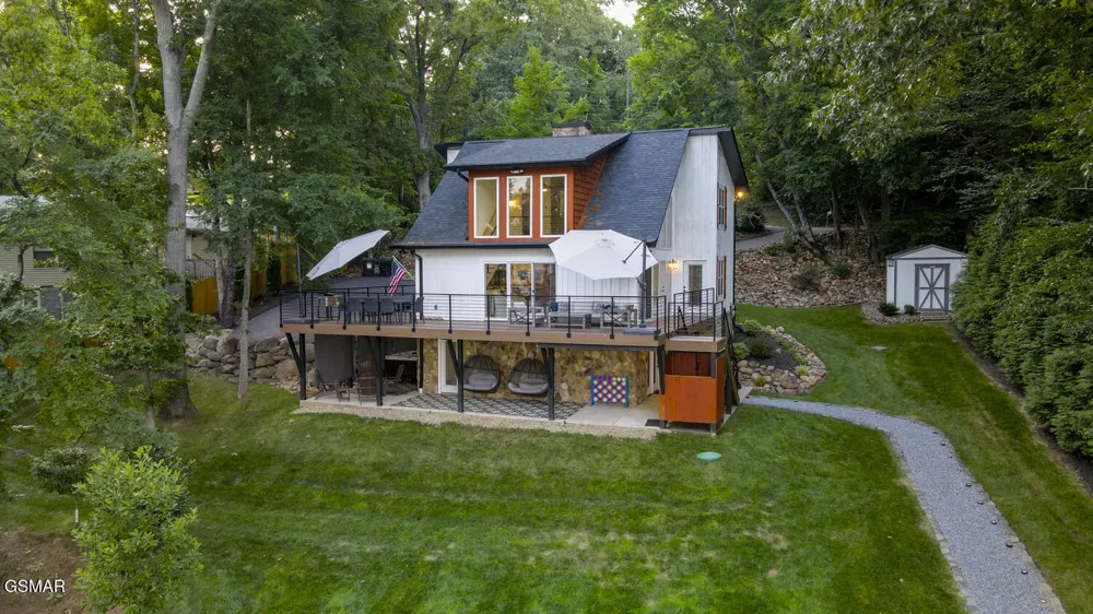 825 Plainview Drive Dandridge, TN 37725