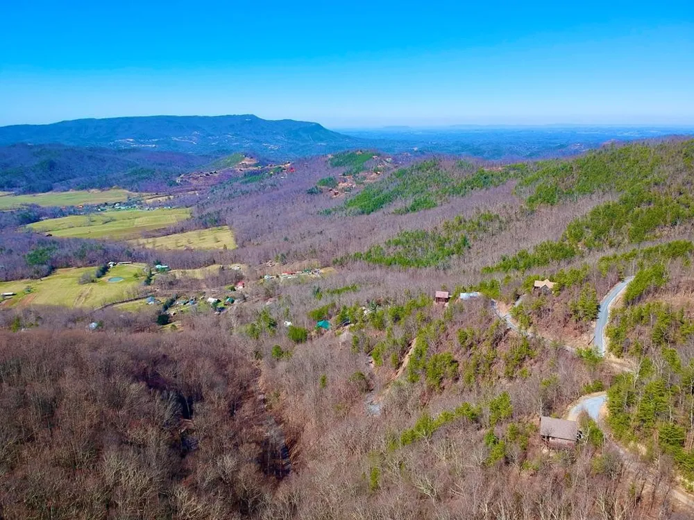 1 RAVENS DEN Way Sevierville, TN 37862