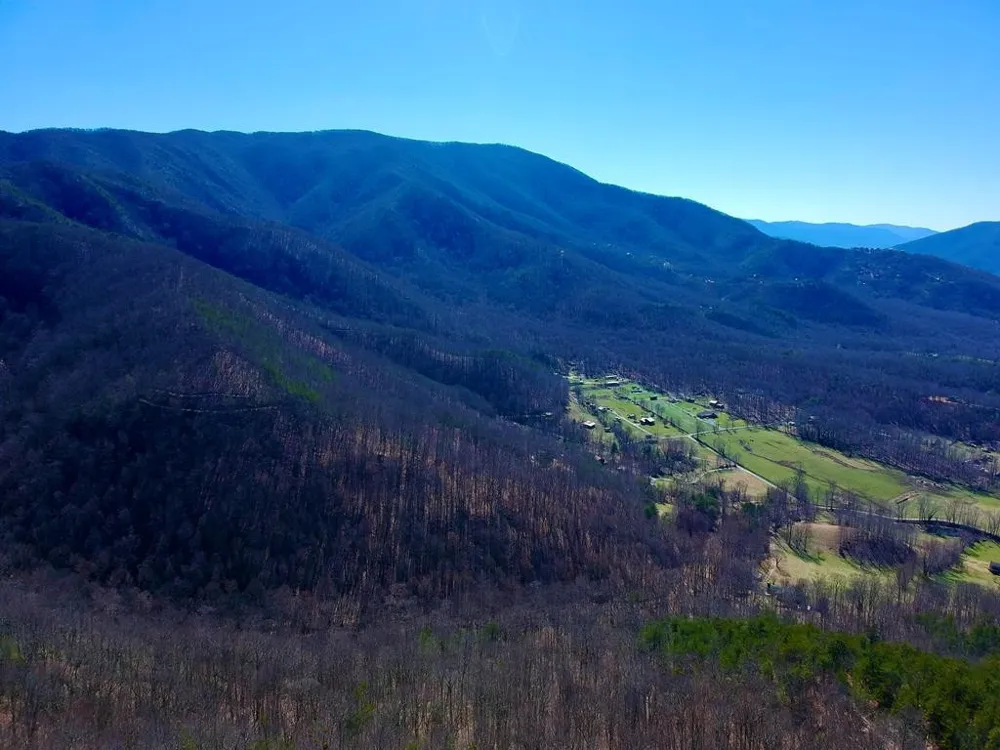 1 RAVENS DEN Way Sevierville, TN 37862