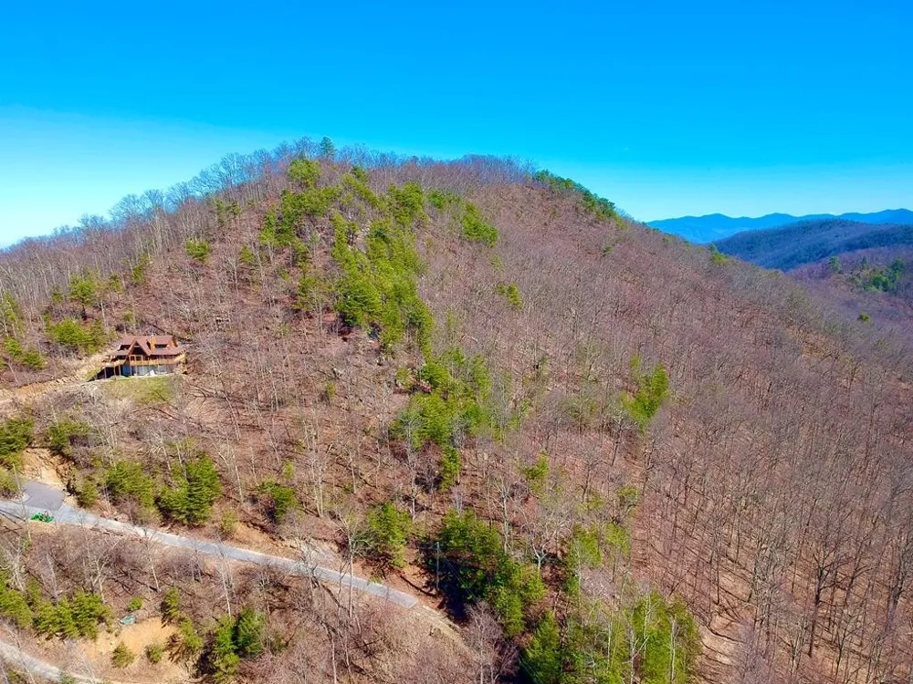1 RAVENS DEN Way Sevierville, TN 37862