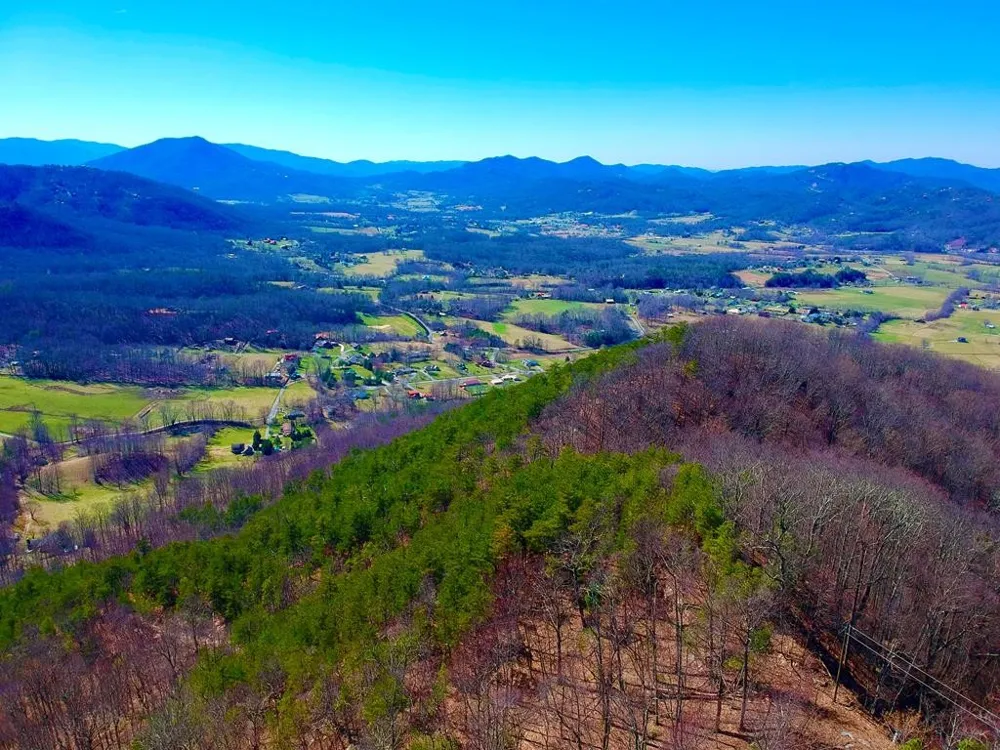 1 RAVENS DEN Way Sevierville, TN 37862