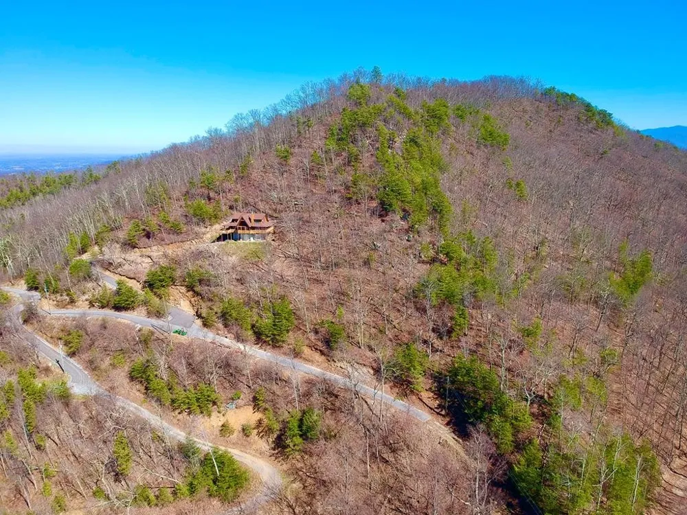 1 RAVENS DEN Way Sevierville, TN 37862