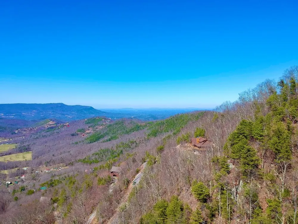 1 RAVENS DEN Way Sevierville, TN 37862
