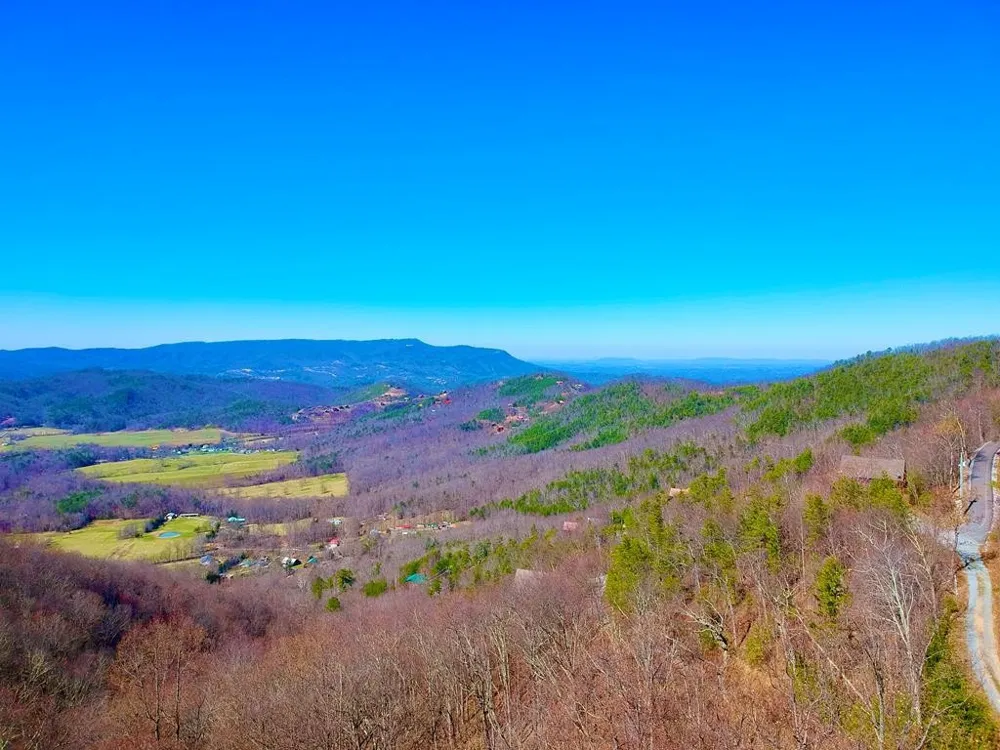 1 RAVENS DEN Way Sevierville, TN 37862