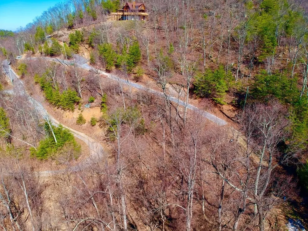 1 RAVENS DEN Way Sevierville, TN 37862